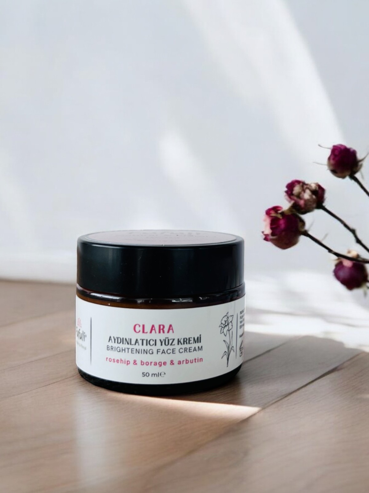 Clara yüz-Photoroom